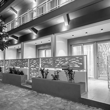 Mr & Mrs K Lofts Potos Exterior foto