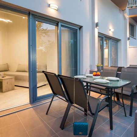 Mr & Mrs K Lofts Potos Exterior foto