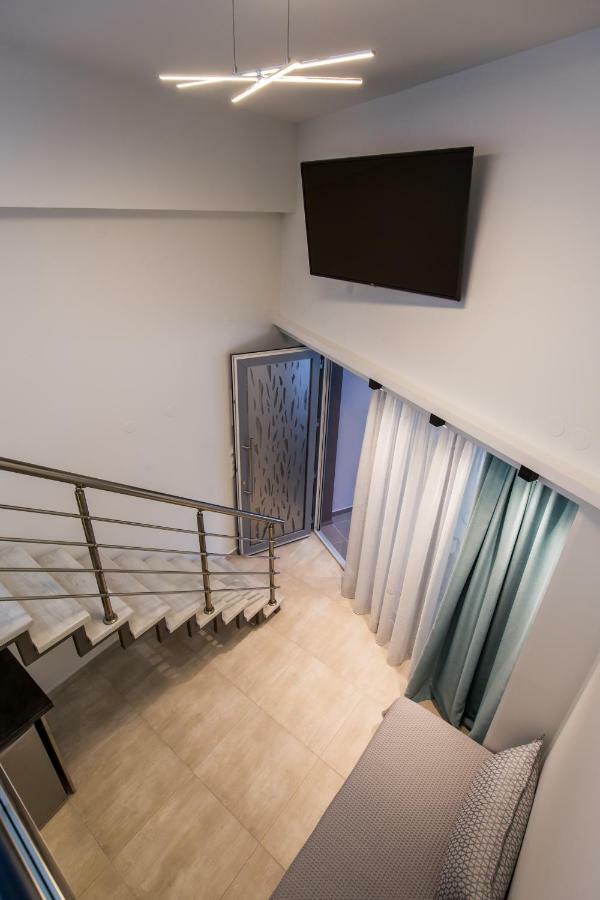 Mr & Mrs K Lofts Potos Exterior foto