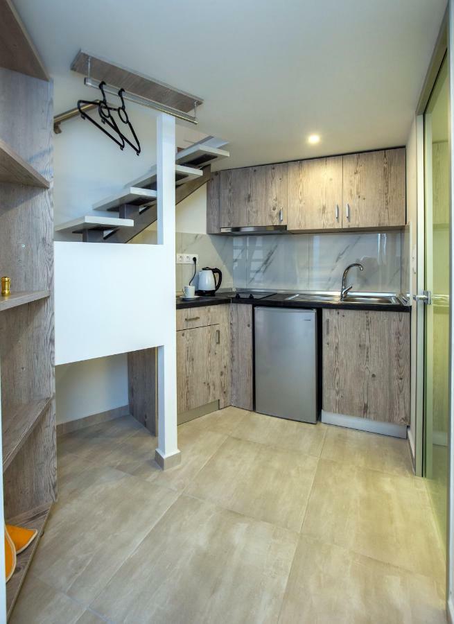 Mr & Mrs K Lofts Potos Exterior foto